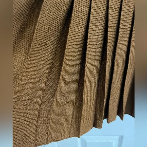 Toula sweater skirt with pleats size 10 - Picture 4 of 5